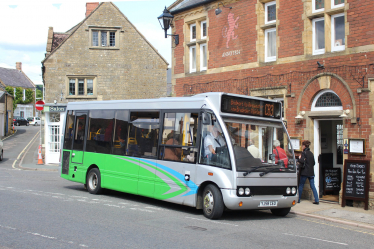 CB3 Bus at Beaminster